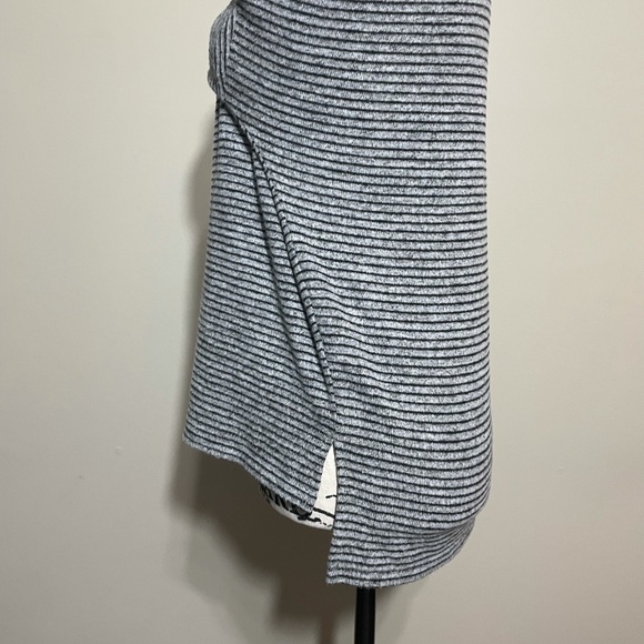 Free Press • Gray • Stripe • Mock Neck • Sweater - Picture 4 of 6